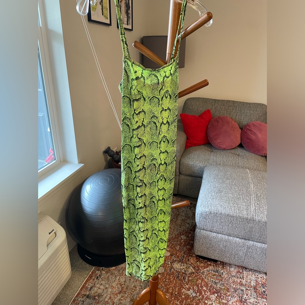 Snake skin green dress midi